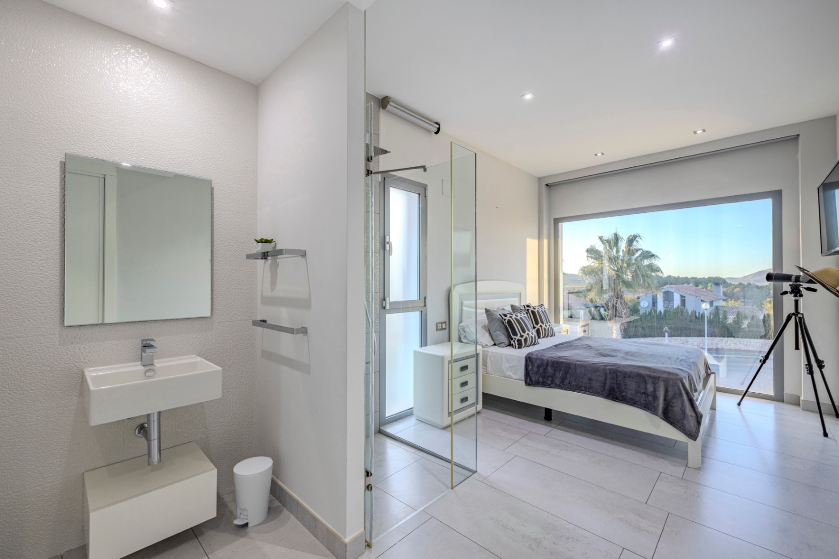 Moderno chalet de 5 dormitorios con preciosas vistas al Montgó