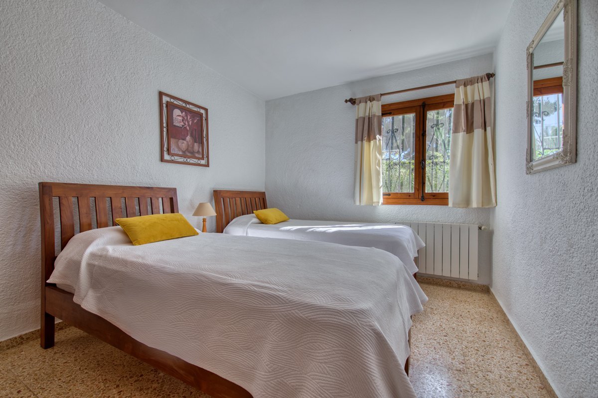 4 bedroom rental villa Javea